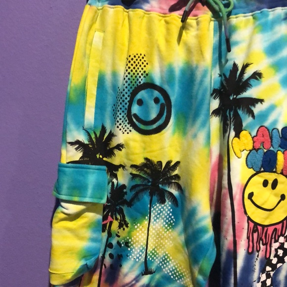 NWT Men’s Shorts - Picture 3 of 5